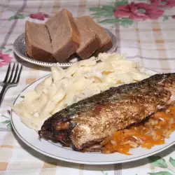 Запеченная рыба с бульоном