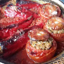 Фаршированные помидоры с чесноком