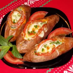 Фаршированная картошка с помидорами