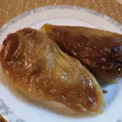 Постные фаршированные перцы с булгуром и изюмом