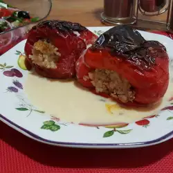 Блюда со сметаной и сладкими перцами