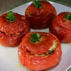 Фаршированные помидоры с кабачками
