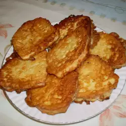 Жареные тосты с кислым молоком на завтрак