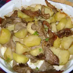 Вешенки с чесночным картофелем в духовке