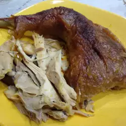 Нежный петух целиком в духовке