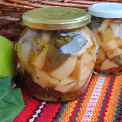 Острое соленье из айвы