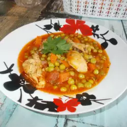 Куриная яхния с горошком