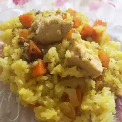 Курица с рисом и морковью в духовке