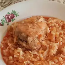 Квашеная капуста, тушеная с курицей и рисом