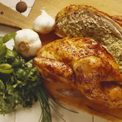 Курица в духовке с зеленым луком