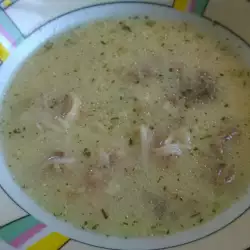 Куриный суп с желудочками и овощами