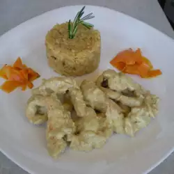 Куриное филе на сковороде с сыром