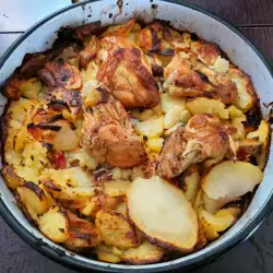 Мариновани пилешки крилца с картофи на фурна (ЗА ПРЕВОД)