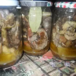 Бройлерная курица в банках