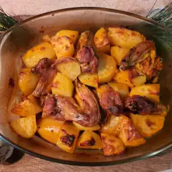 Маринованные куриные крылышки с картофелем