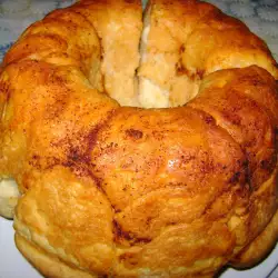 Каравай в форме для кекса с сыром и брынзой