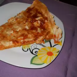 Пицца с фаршем и сыром