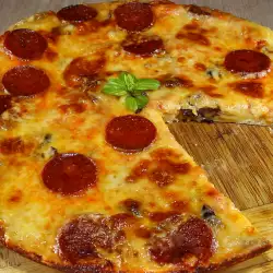 Пицца по-итальянски с томатной пастой