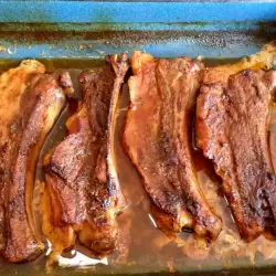 Маринованная свиная грудинка в духовке