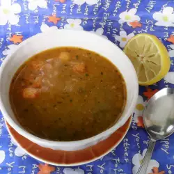 Постный суп с луком-пореем