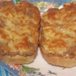 Горячие бутерброды с сыром по-быстрому