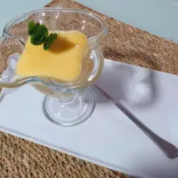 Яичный крем со сливочным маслом и ванилью