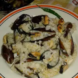 Блюда из морепродуктов с рисом