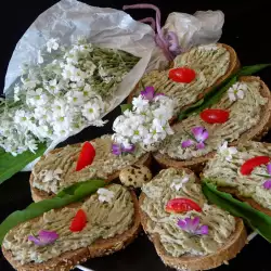 Аппетитная закуска с яйцами, черемшой и авокадо