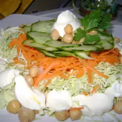 Полезный салат с капустой