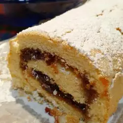 Воздушный рулет с клубничным джемом