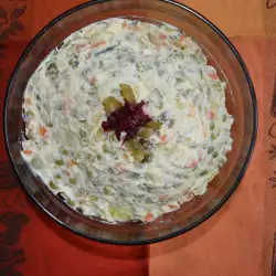 Вегетарианский салат Оливье