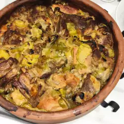 Садж с курицей, свининой и овощами