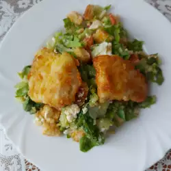 Рыбный салат с яйцами