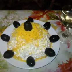 Салат с творогом, сливками и яйцами