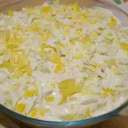 Картофельный салат со сливочным сыром и майонезом