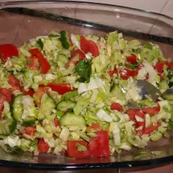 Весенний салат с помидорами