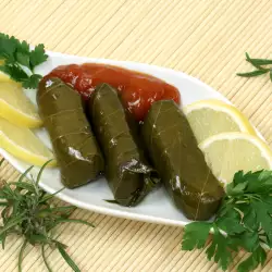 Голубцы из виноградных листьев с киноа