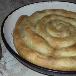 Бюджетная скрученная баница с брынзой