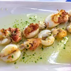 Шашлычки из беби каракатиц и креветок