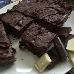 Простой шоколадный пирог без выпечки