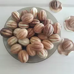 Сладкие орешки с ореховой начинкой