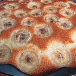 Пирог с манной крупой и бананами