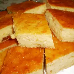 Простой пирог с домашним вареньем