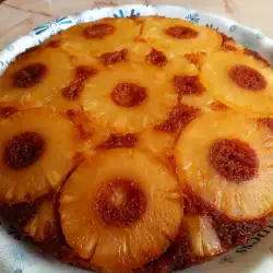 Карамелизированный пирог с ананасом