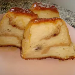 Пирог из кулича в форме для кекса