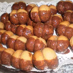 Медовое печенье с ореховой начинкой
