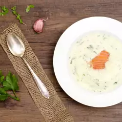Холодный суп с лососем