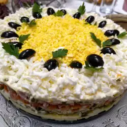 Новогодний торт из салата Оливье
