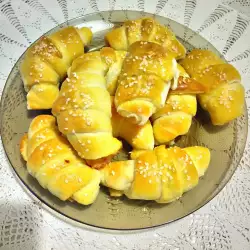 Соленые булочки из сдобного теста, замешанные в хлебопечке