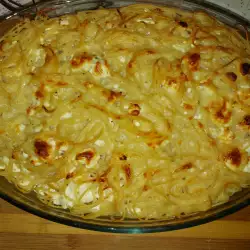 Спагетти с брынзой и сыром в духовке